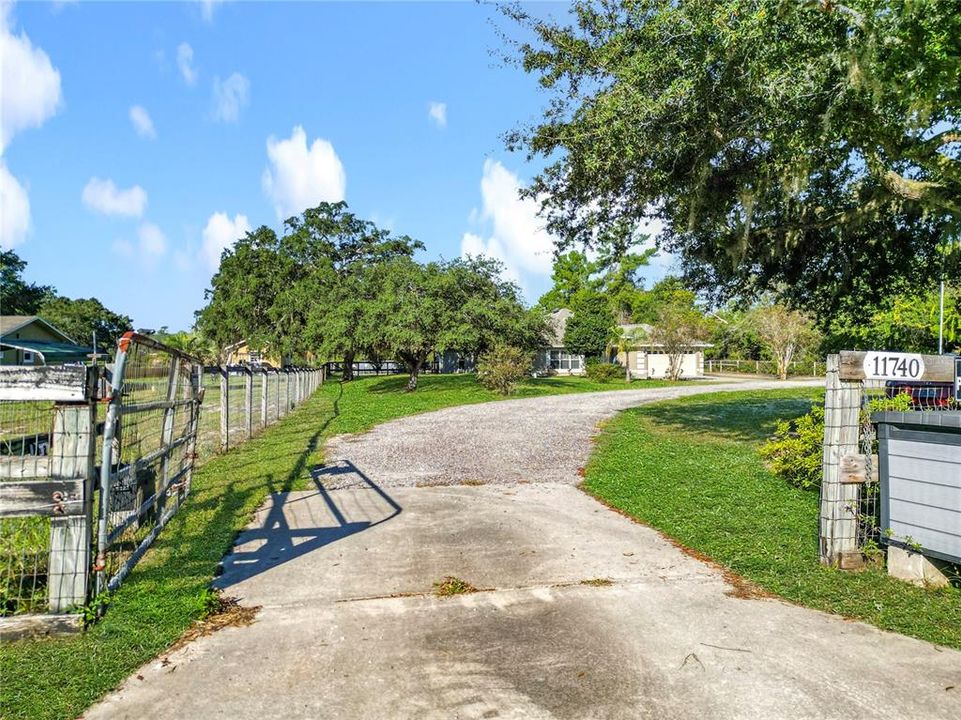 For Sale: $550,000 (3 beds, 2 baths, 2291 Square Feet)