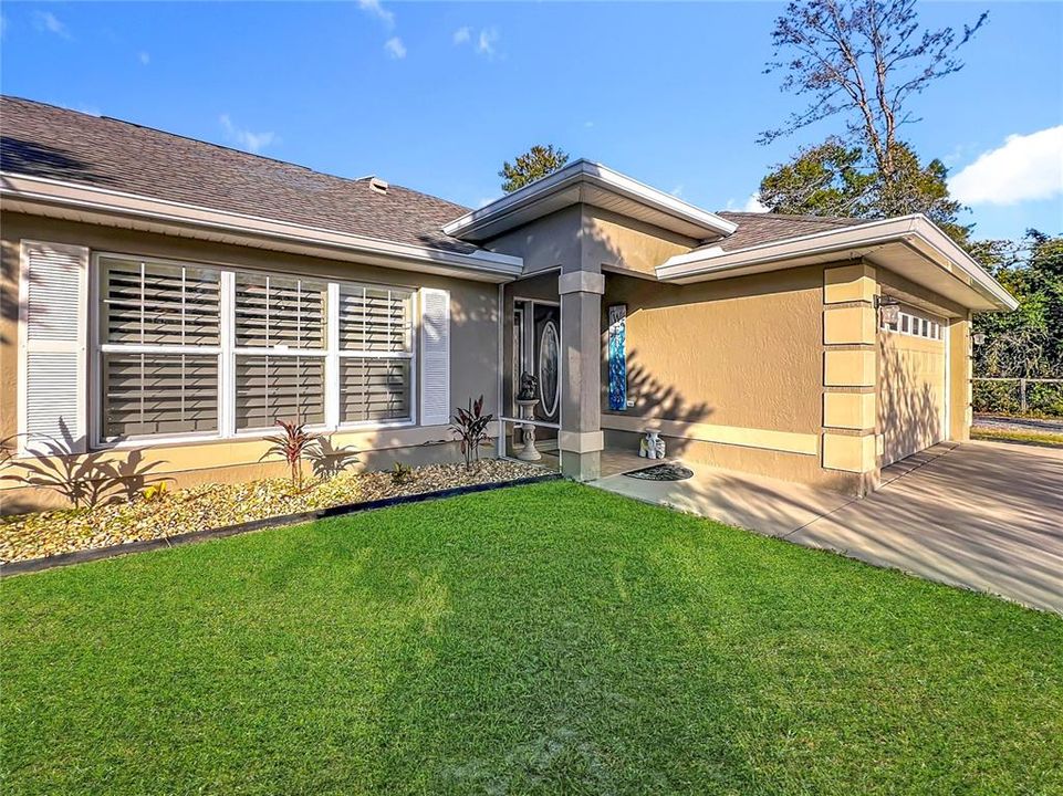 For Sale: $550,000 (3 beds, 2 baths, 2291 Square Feet)