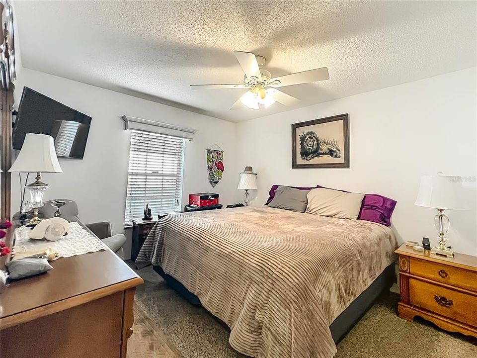 For Sale: $550,000 (3 beds, 2 baths, 2291 Square Feet)