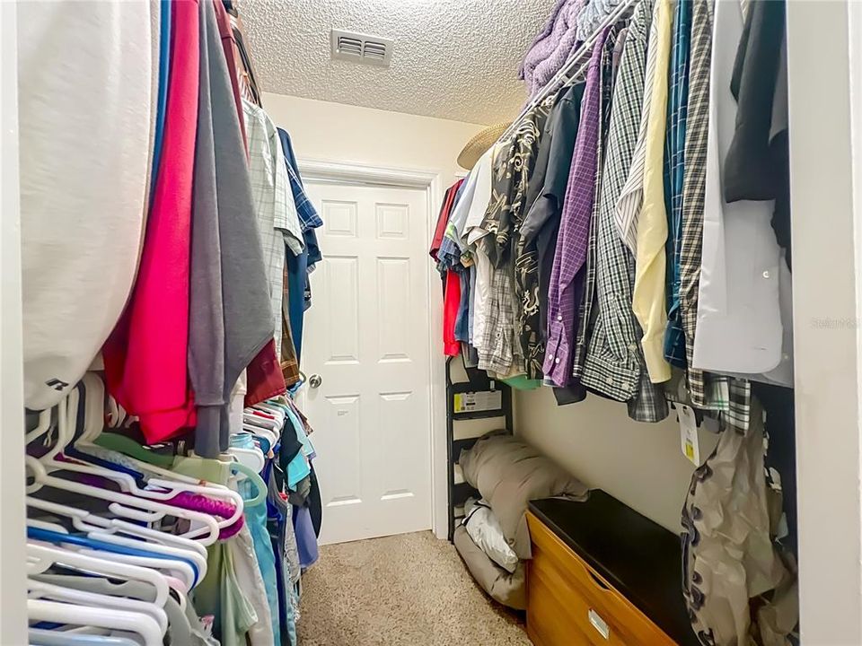 For Sale: $550,000 (3 beds, 2 baths, 2291 Square Feet)