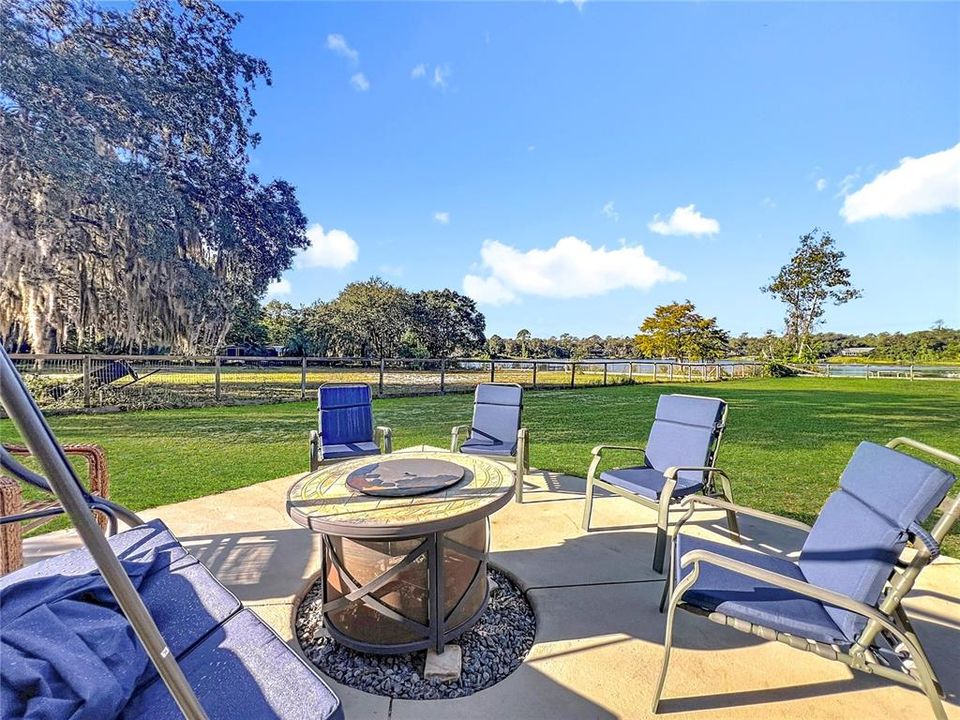 For Sale: $550,000 (3 beds, 2 baths, 2291 Square Feet)