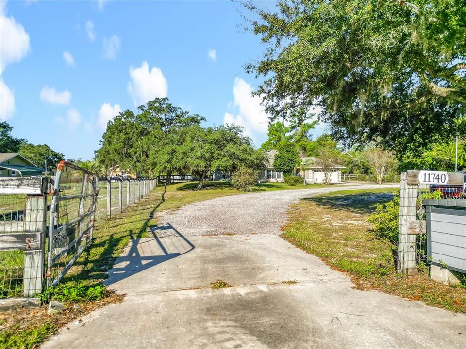 For Sale: $550,000 (3 beds, 2 baths, 2291 Square Feet)
