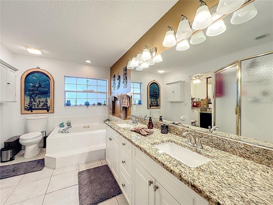 For Sale: $550,000 (3 beds, 2 baths, 2291 Square Feet)