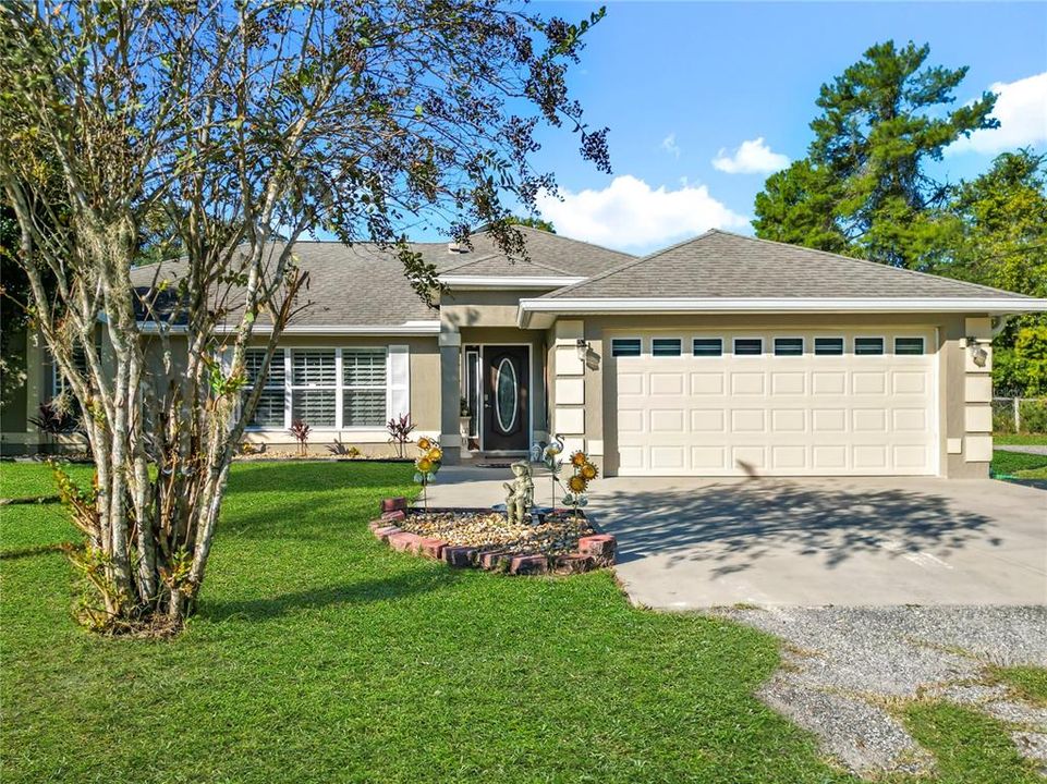 For Sale: $550,000 (3 beds, 2 baths, 2291 Square Feet)