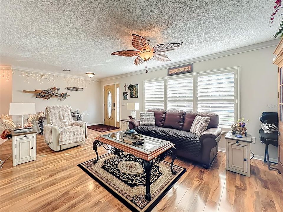 For Sale: $550,000 (3 beds, 2 baths, 2291 Square Feet)