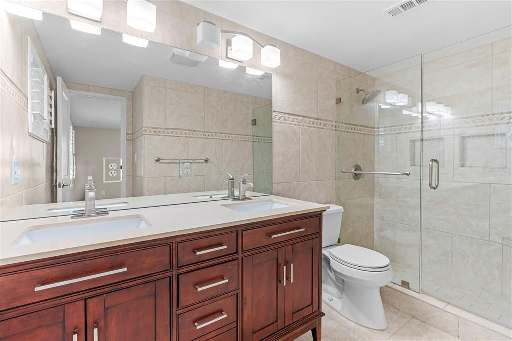 En Venta: $450,000 (2 camas, 2 baños, 1232 Pies cuadrados)