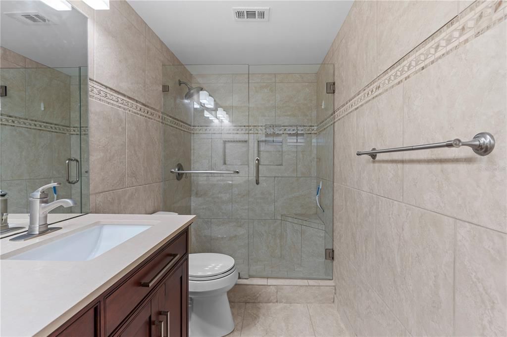 En Venta: $450,000 (2 camas, 2 baños, 1232 Pies cuadrados)