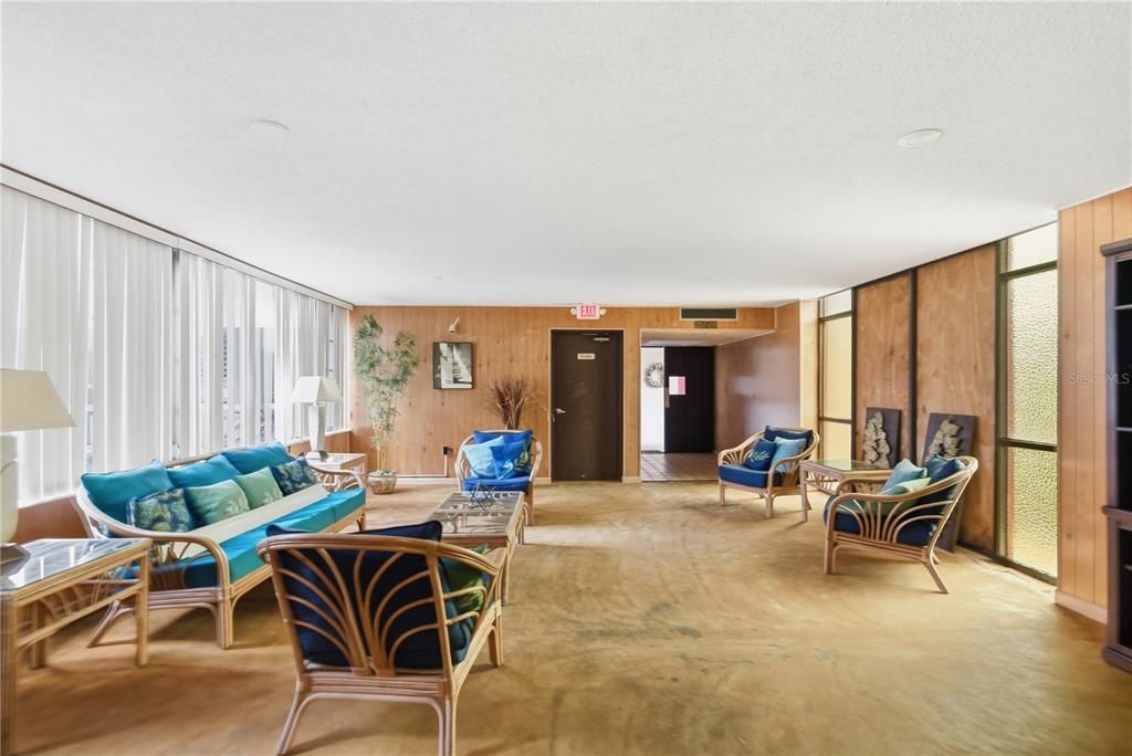 For Rent: $1,350 (1 beds, 1 baths, 775 Square Feet)