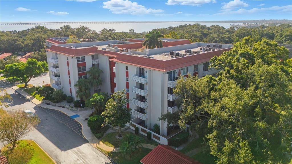 For Rent: $1,350 (1 beds, 1 baths, 775 Square Feet)