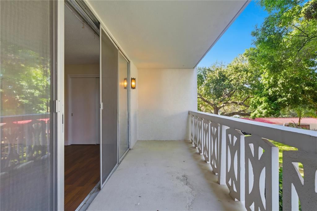 For Rent: $1,350 (1 beds, 1 baths, 775 Square Feet)