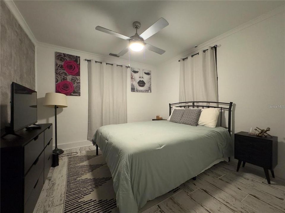 Под контрактом: $1,350,000 (6 спален, 6 ванн, 3080 Квадратных фут)