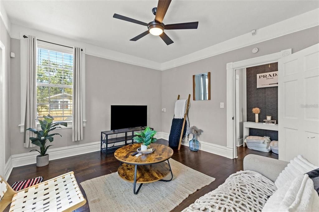 Под контрактом: $1,350,000 (6 спален, 6 ванн, 3080 Квадратных фут)