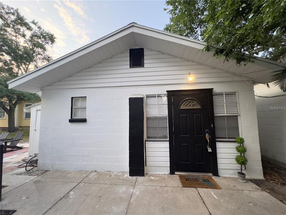 Под контрактом: $1,350,000 (6 спален, 6 ванн, 3080 Квадратных фут)