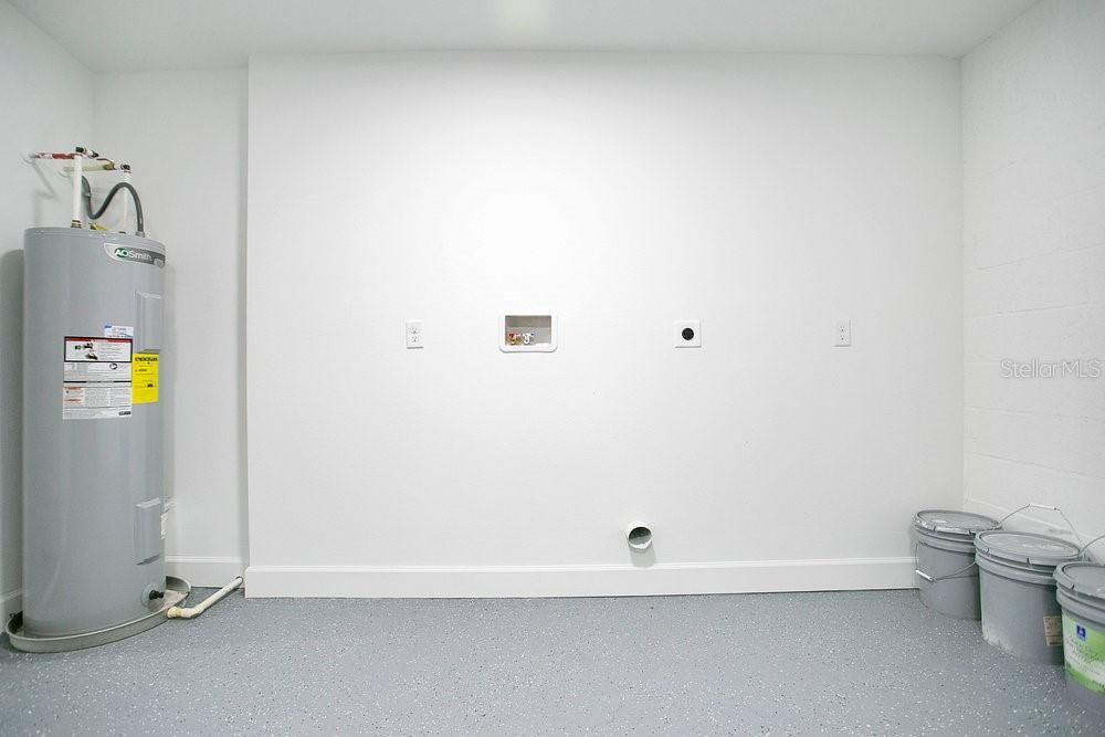 For Rent: $1,650 (3 beds, 2 baths, 1011 Square Feet)