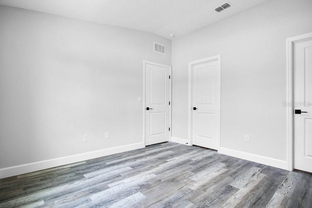 For Rent: $1,650 (3 beds, 2 baths, 1011 Square Feet)