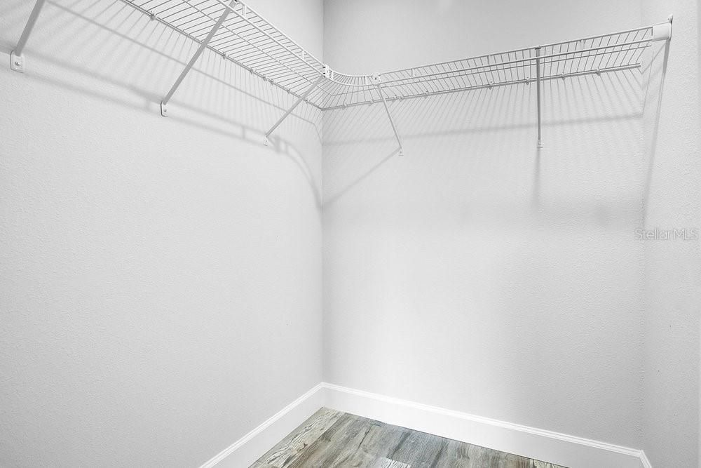 For Rent: $1,650 (3 beds, 2 baths, 1011 Square Feet)