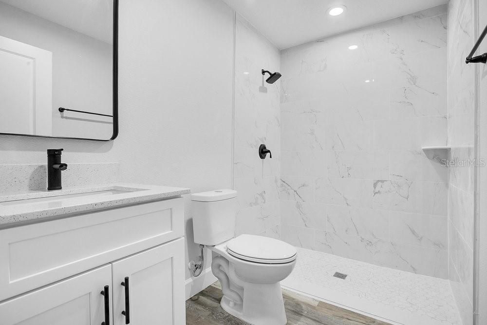 For Rent: $1,650 (3 beds, 2 baths, 1011 Square Feet)