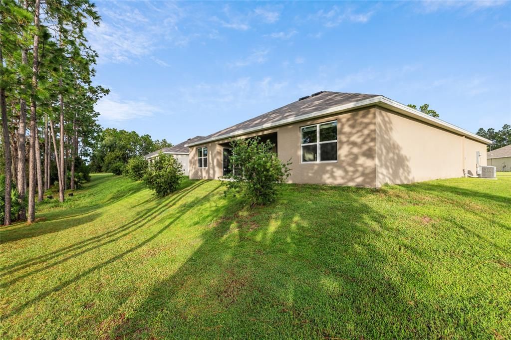 Под контрактом: $335,000 (4 спален, 2 ванн, 2326 Квадратных фут)