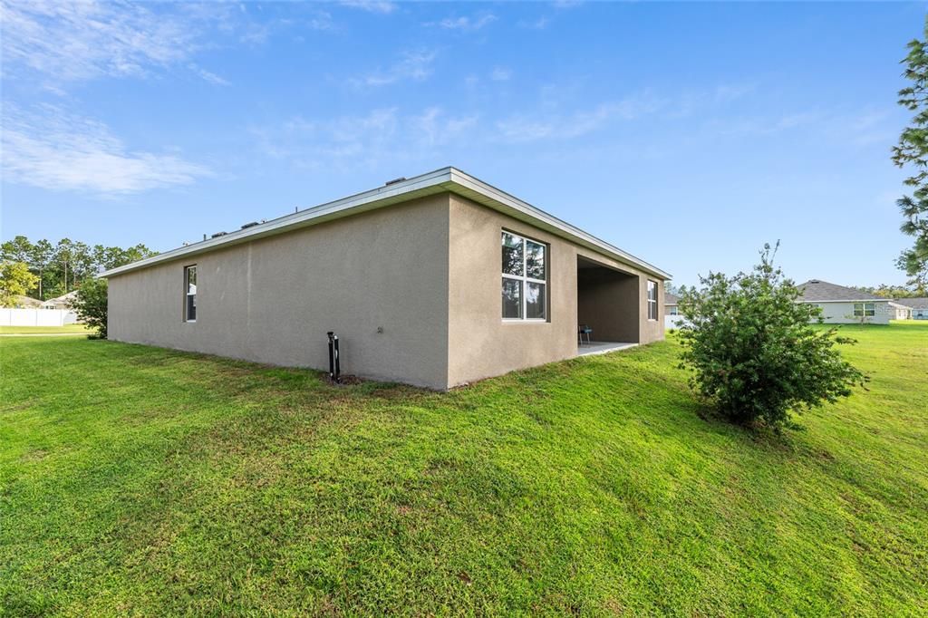 Под контрактом: $335,000 (4 спален, 2 ванн, 2326 Квадратных фут)