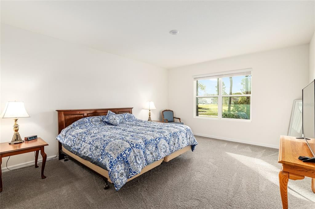 Под контрактом: $335,000 (4 спален, 2 ванн, 2326 Квадратных фут)