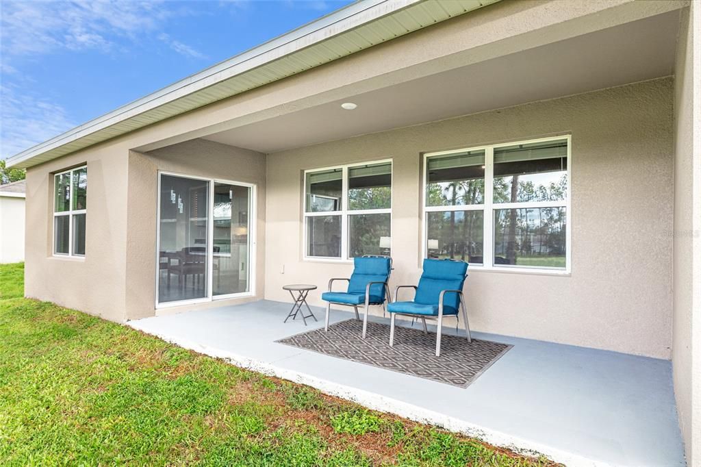 Под контрактом: $335,000 (4 спален, 2 ванн, 2326 Квадратных фут)