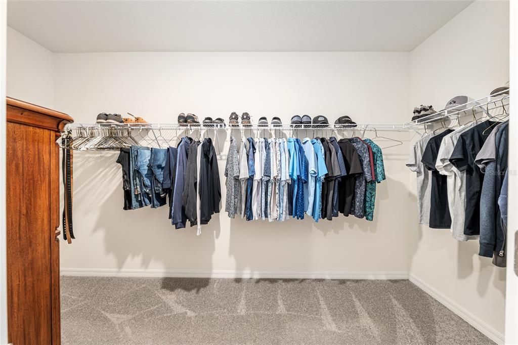 Под контрактом: $335,000 (4 спален, 2 ванн, 2326 Квадратных фут)