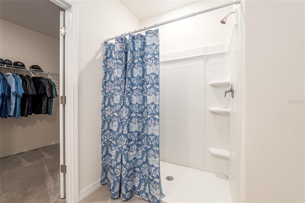 Под контрактом: $335,000 (4 спален, 2 ванн, 2326 Квадратных фут)