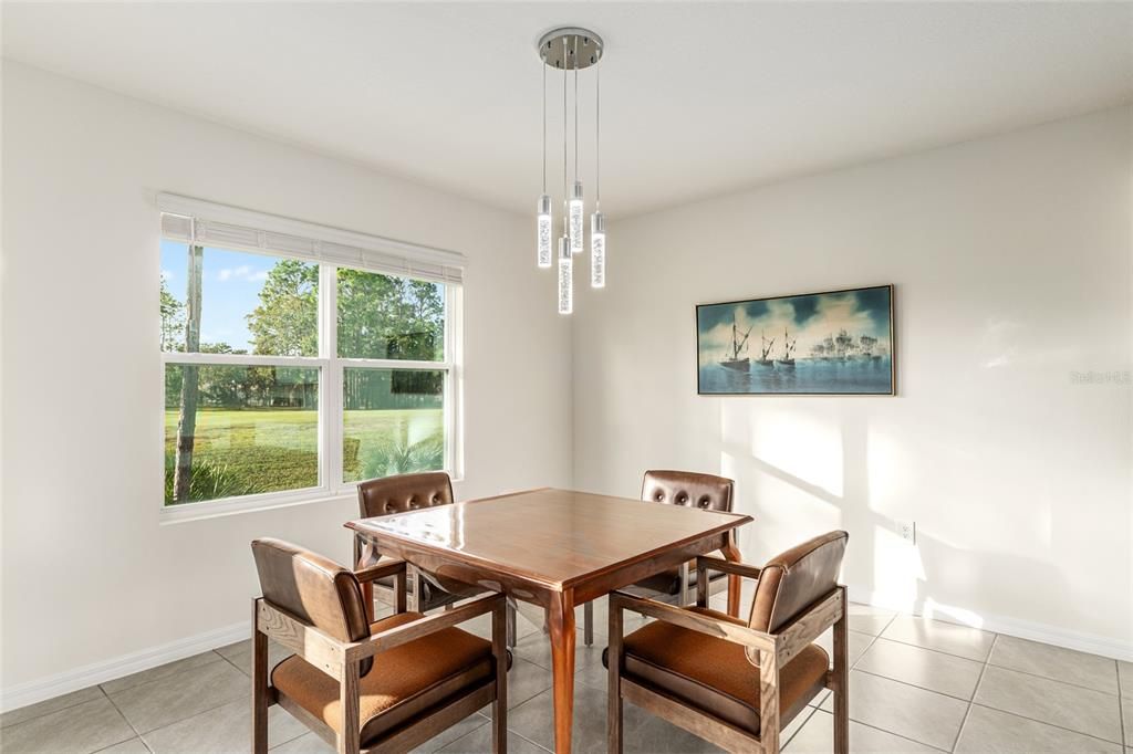 Под контрактом: $335,000 (4 спален, 2 ванн, 2326 Квадратных фут)