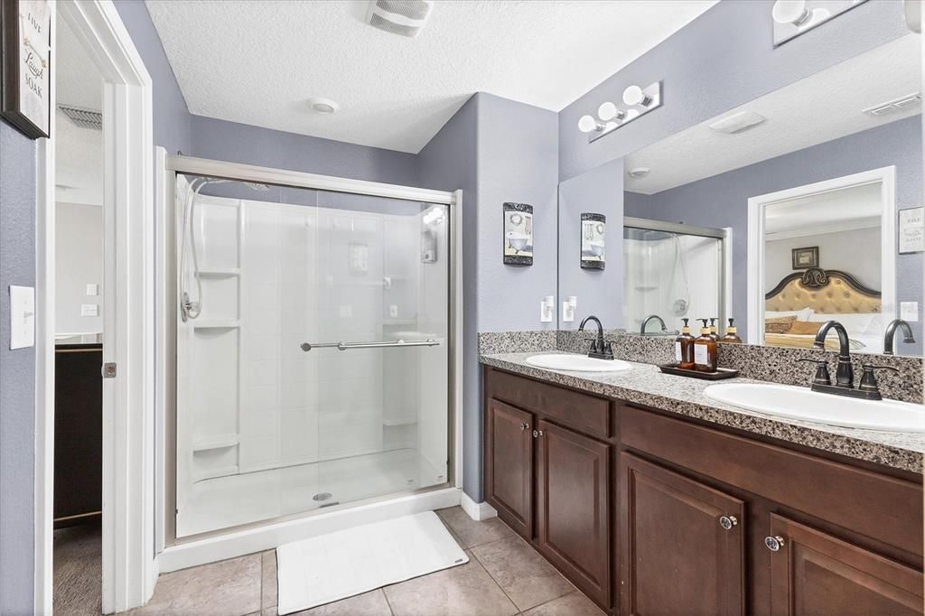 For Rent: $2,800 (4 beds, 2 baths, 2038 Square Feet)