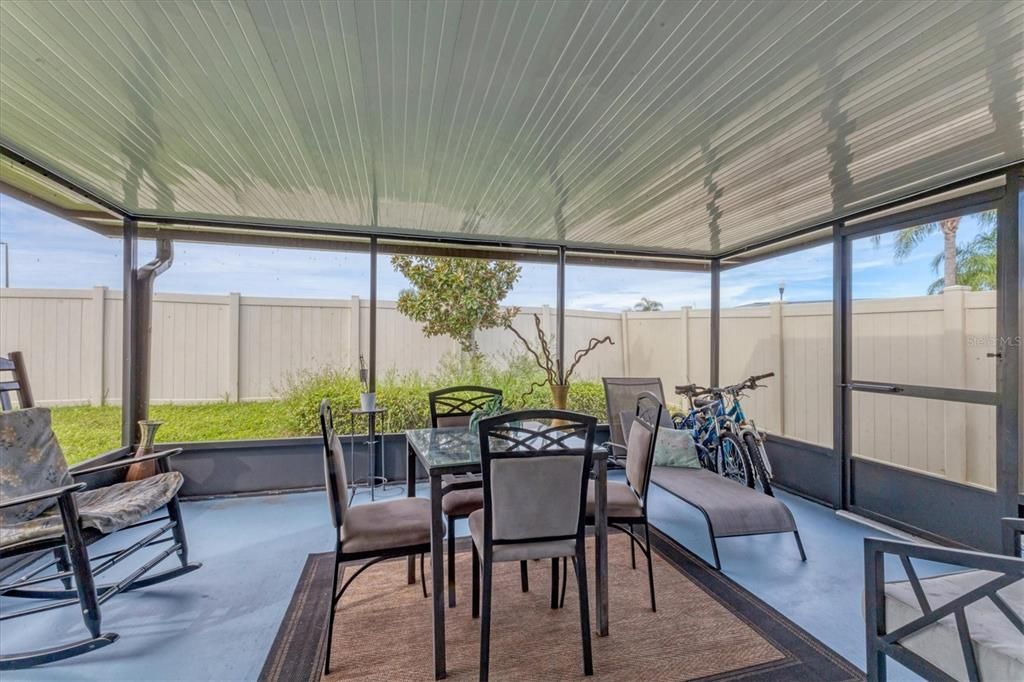 For Rent: $2,800 (4 beds, 2 baths, 2038 Square Feet)