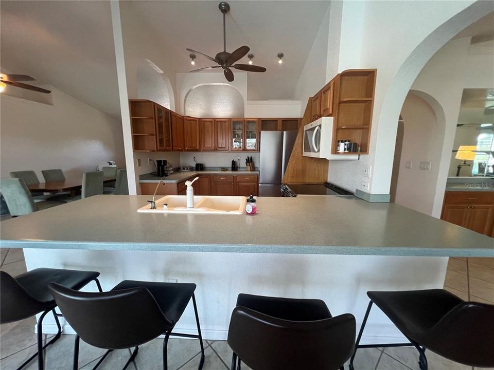 For Rent: $4,000 (3 beds, 2 baths, 2120 Square Feet)