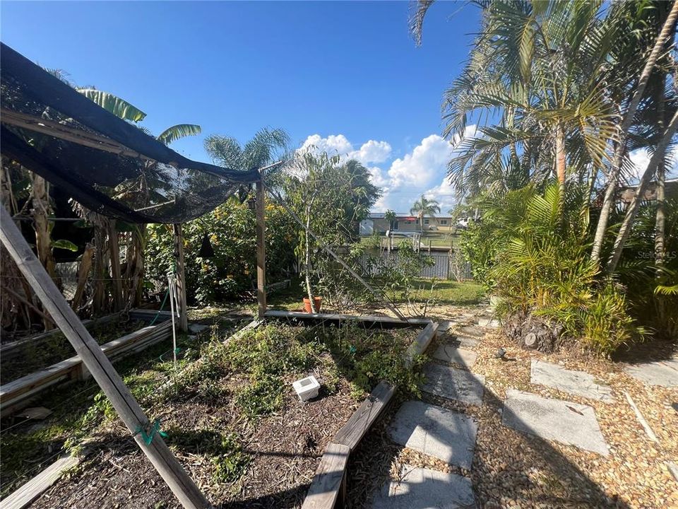 For Rent: $4,000 (3 beds, 2 baths, 2120 Square Feet)