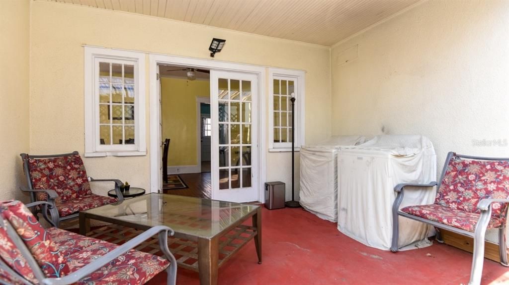 For Sale: $225,000 (3 beds, 2 baths, 1164 Square Feet)