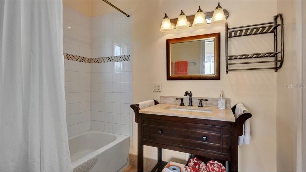 For Sale: $225,000 (3 beds, 2 baths, 1164 Square Feet)