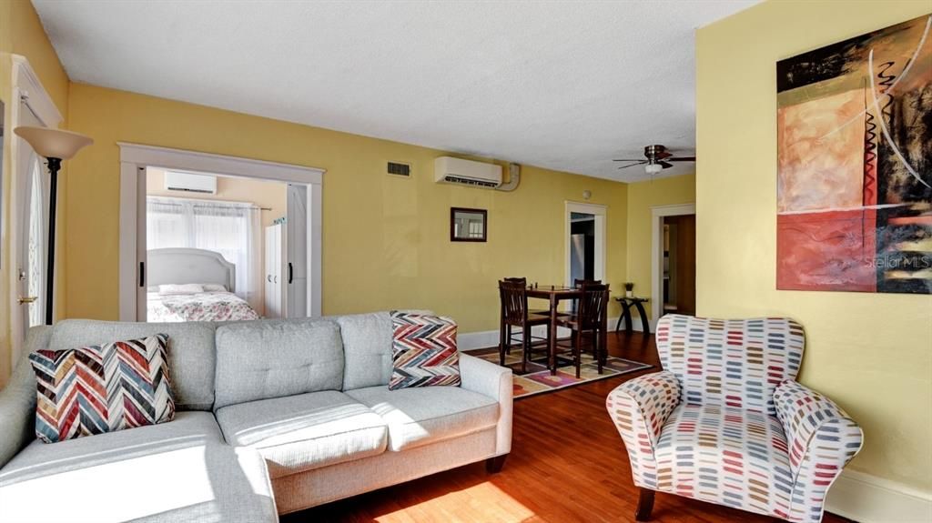 For Sale: $225,000 (3 beds, 2 baths, 1164 Square Feet)