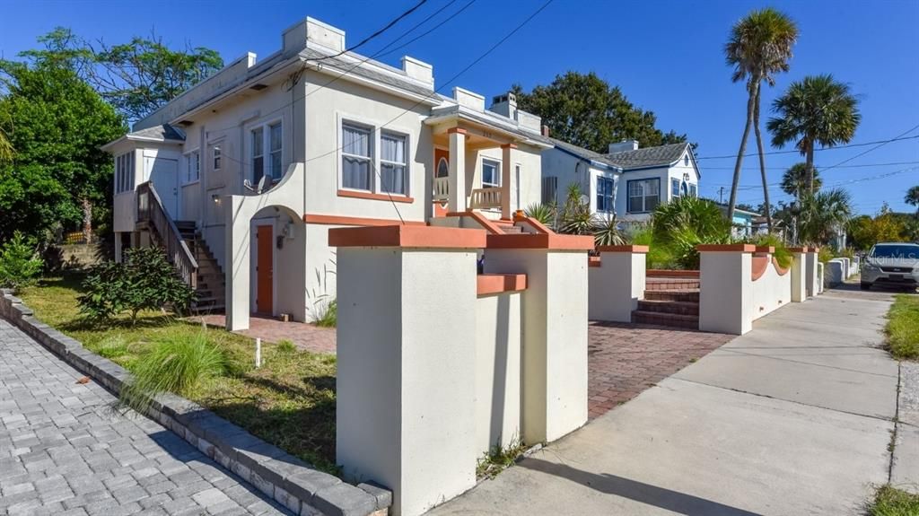 For Sale: $225,000 (3 beds, 2 baths, 1164 Square Feet)