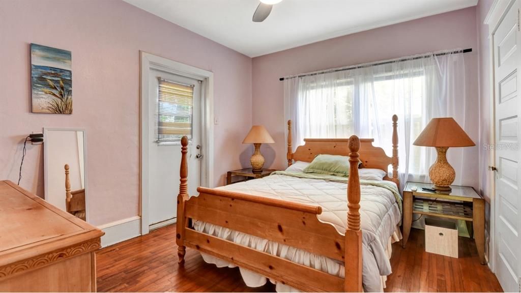 For Sale: $225,000 (3 beds, 2 baths, 1164 Square Feet)