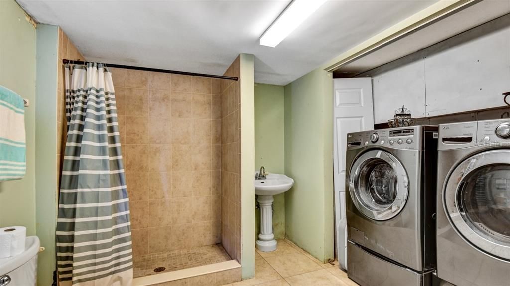 For Sale: $225,000 (3 beds, 2 baths, 1164 Square Feet)