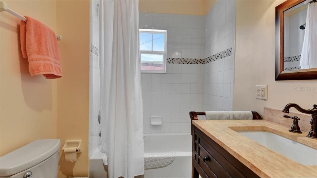 For Sale: $225,000 (3 beds, 2 baths, 1164 Square Feet)