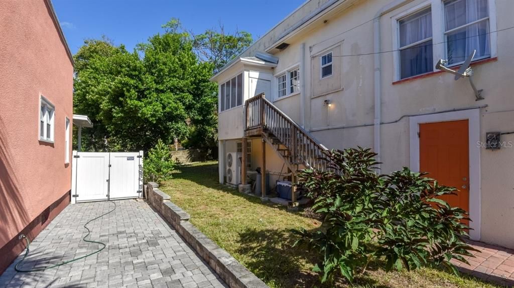 For Sale: $225,000 (3 beds, 2 baths, 1164 Square Feet)