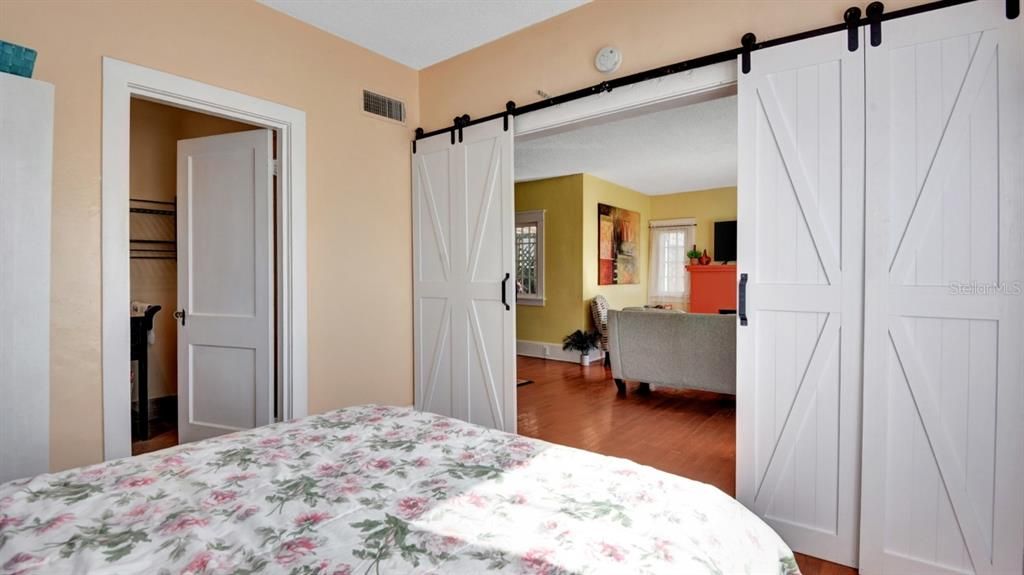 For Sale: $225,000 (3 beds, 2 baths, 1164 Square Feet)