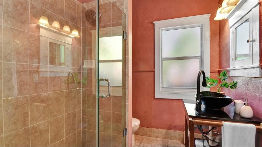 For Sale: $225,000 (3 beds, 2 baths, 1164 Square Feet)