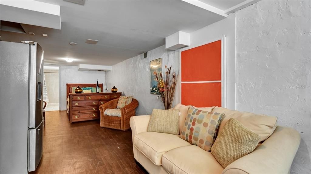 For Sale: $225,000 (3 beds, 2 baths, 1164 Square Feet)