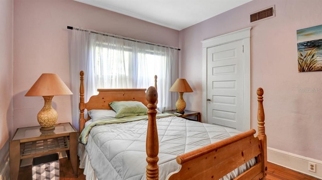 For Sale: $225,000 (3 beds, 2 baths, 1164 Square Feet)