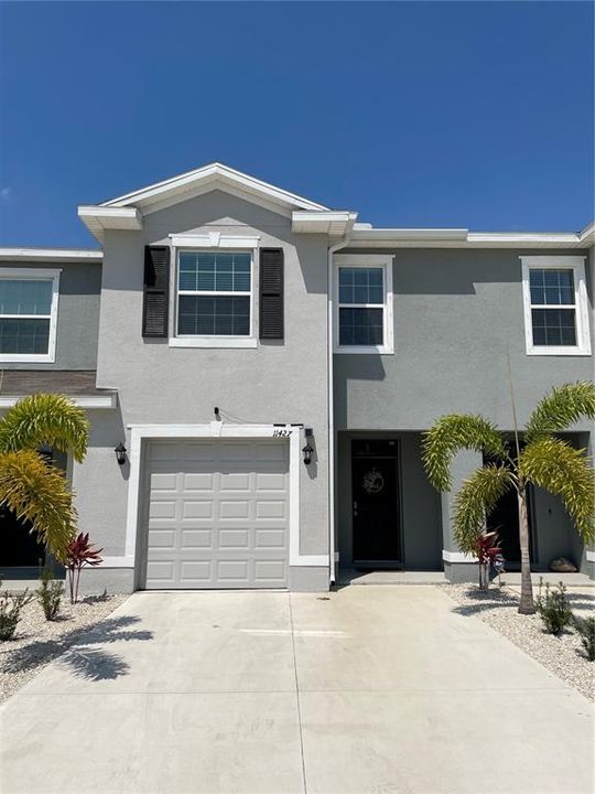 For Rent: $2,450 (3 beds, 2 baths, 1662 Square Feet)