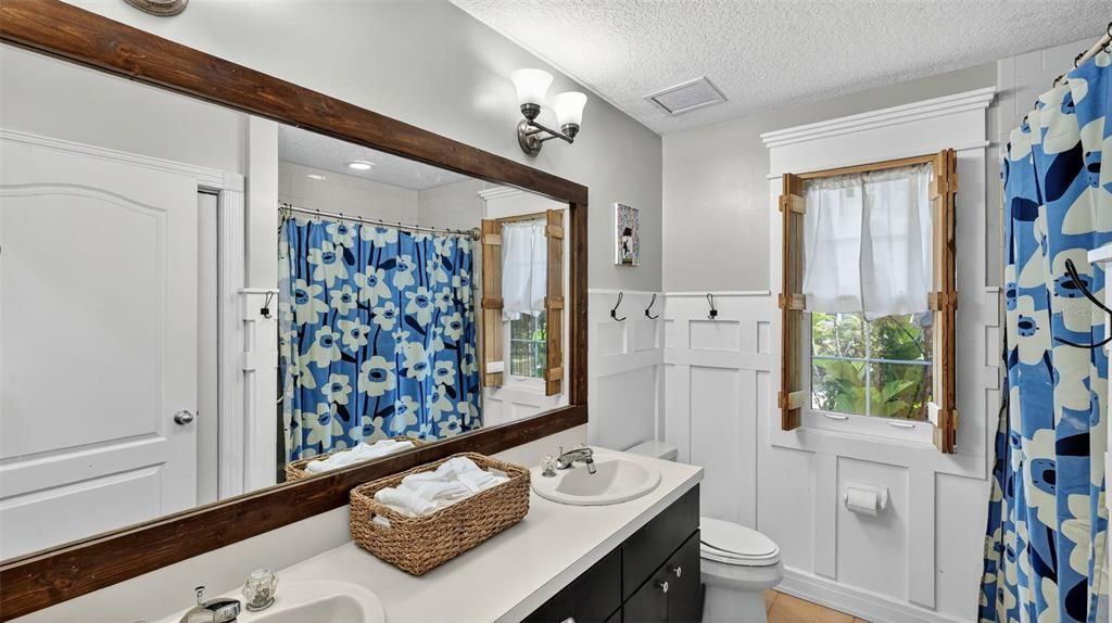 Active With Contract: $615,000 (3 beds, 2 baths, 2448 Square Feet)