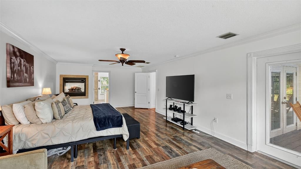 Active With Contract: $615,000 (3 beds, 2 baths, 2448 Square Feet)