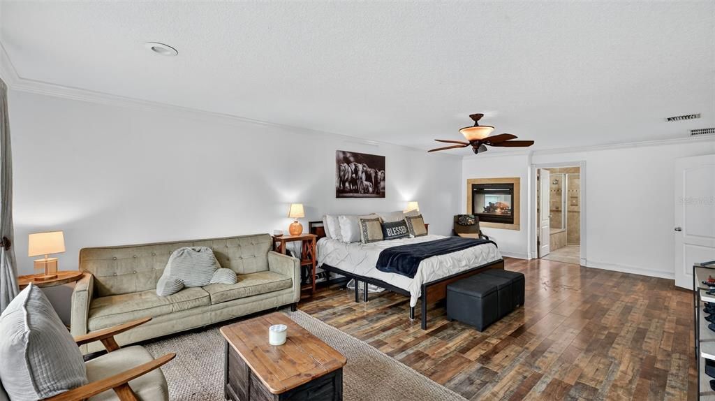 Active With Contract: $615,000 (3 beds, 2 baths, 2448 Square Feet)