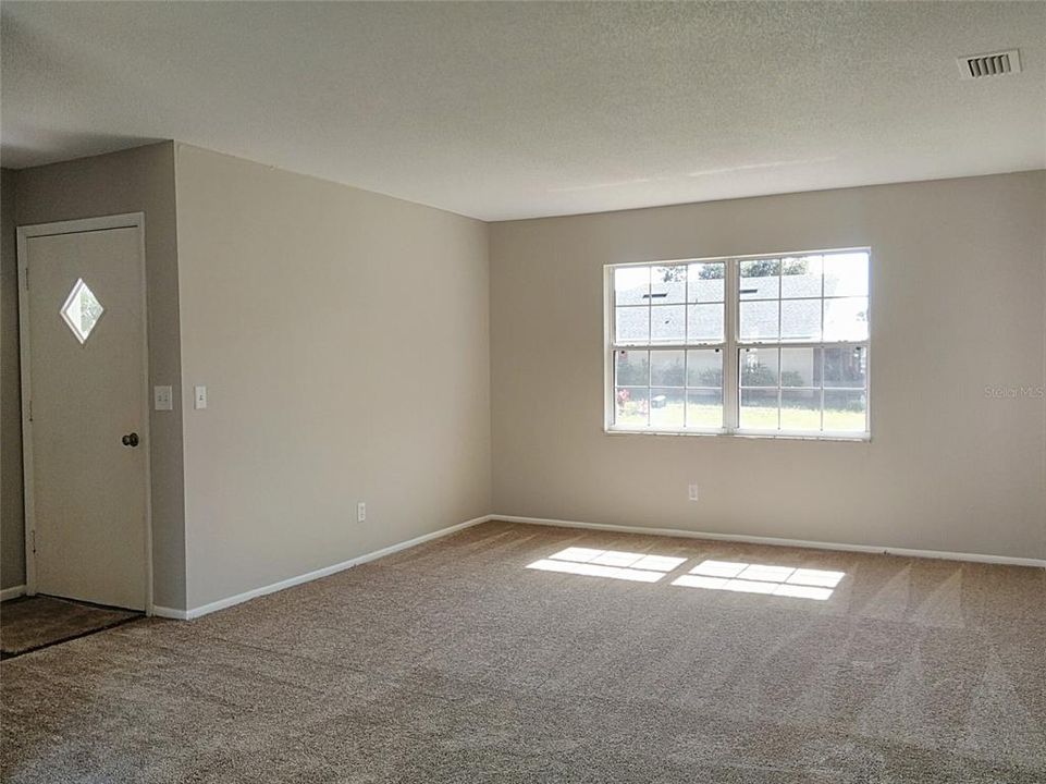 For Sale: $229,900 (3 beds, 1 baths, 1078 Square Feet)