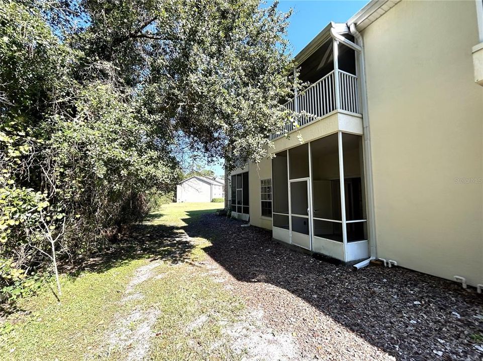 For Rent: $1,800 (2 beds, 2 baths, 960 Square Feet)